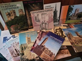 Lot of 38 Miscellaneous United Kingdom Guidebooks Cathedrals Abbeys Palaces - £115.98 GBP