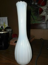 Vintage Hoosier/CLG 16 Rib Milk White Glass Bud Vase 8 1/2&quot; Tall - £10.50 GBP