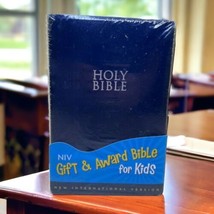 Holy Bible NIV Gift &amp; Award Bible for Kids Navy Blue Faux Leather Red Letter NEW - £6.04 GBP