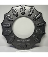 Wilton Holly Leaf Cookie Pan Baking Pan Christmas Wreath Makes 12 - $16.22 CAD