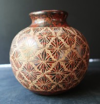 Vintage Nicaragua Pottery Vase Painted Then Carved Geometric Pattern - $750.11 MXN
