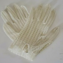 Crocheted Gloves Vintage Ivory Color Small - £13.89 GBP