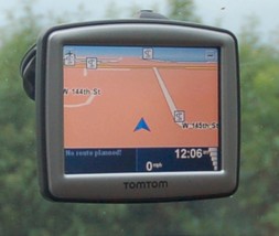 TomTom ONE 130 Portable Car GPS Navigator w/Extras US/Canada Maps tom BU... - £26.31 GBP