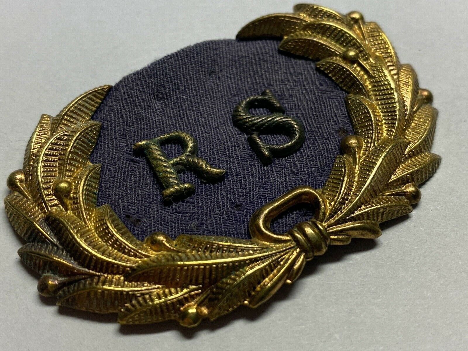 CIRCA 1906, U.S. ARMY, RECRUITING SERVICE, CAP DEVICE, FOR DRESS BLUES AND WHITE - $84.15