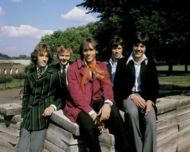 The Bee Gees rare 1960&#39;s pose of the five Gibb brothers by wall 8x10 inch photo - £7.77 GBP