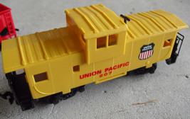 Vintage HO Scale Bachmann Union Pacific 207 Caboose Car - $20.81 CAD