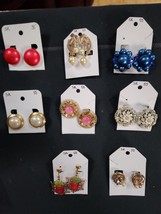 8 Pairs Vintage:   Colorful Silver &amp; Gold Tone Pretty Earrings Clip - $22.10 CAD