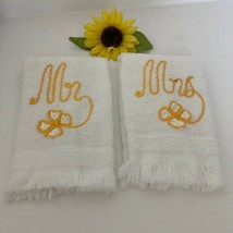 Vtg 2 Set Pair White Terry Cloth Hand Fingertip Towels Mr. &amp; Mrs. Embroidered  - £11.12 GBP