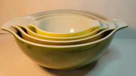 Pyrex Cinderella 4 Pce Mixing Bowl Set with Handles Verde Green - £108.26 GBP