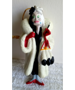 Disney Storybook Christmas Ornament Cruella Deville from  101 Dalmatians ☀️ - $240.62 MXN