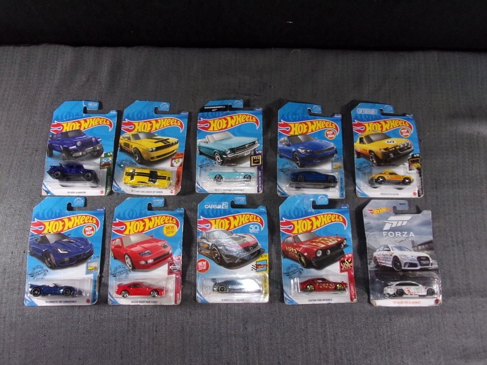10 QTY HOT WHEELS CAR BUNDLE LOT CORVETTE NISSAN CHALLENGER MERCEDES GLA... - $29.45