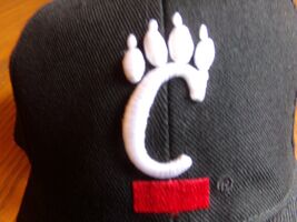 CINCINNATI BEARCATS "Fitted" Black 100% Wool Hat Curve Bill Size (6 3/4)... - $18.07
