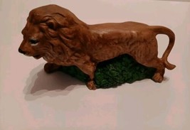 Ceramic Lion Figurine/Statue Beautifully Detailed Design Shelf/Desktop D... - £18.01 GBP