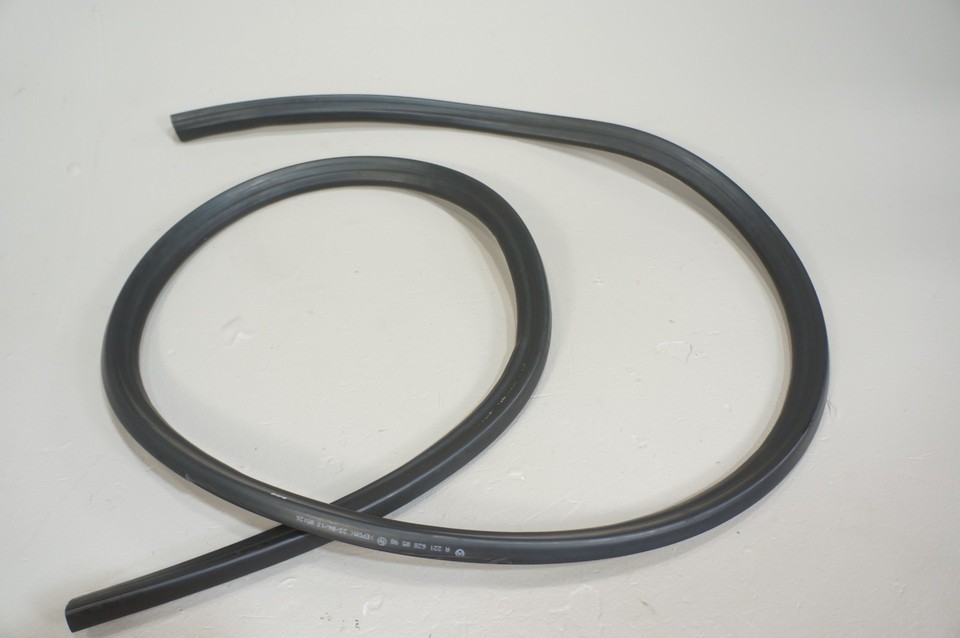07-2013 mercedes w221 s600 s550 front under hood support weath seal A2216280598 Item image 4