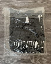 Nuovo Nip Adulti Medio L&#39;Educazione È Importante,Ma Big Bicipite Are Imp... - $15.98