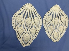 Set Of 2 Vintage White Pineapple Crochet Doilies Chair Arms Set SC20 - £16.07 GBP