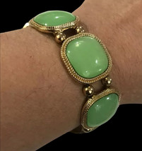 Mint Sorbet Bracelet  Gold tone Stretch  Mint 1&quot; Faux Stones 2 3/4&quot; Signed NRQ - £12.02 GBP