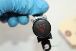 2000-2005 TOYOTA CELICA GT GT-S HAZARD WARNING EMERGENCY SWITCH J824 image 3