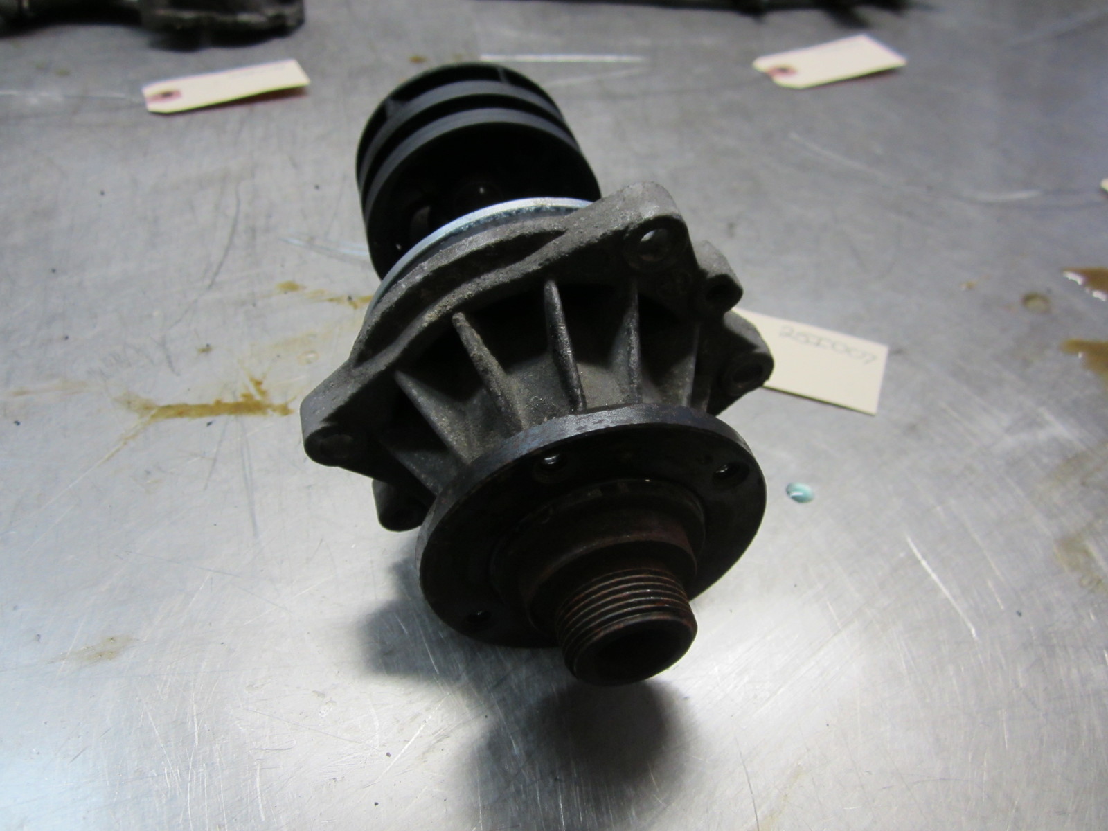 Primary image for Water Pump From 2006 BMW M5  5.0