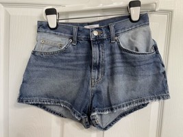 Forever 21 Womens Jean Shorts Blue Size 28 Contrast Denim 2 Inch Inseam Y2K - £7.75 GBP