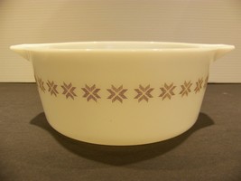 Pyrex Town &amp; Country White w/ Brown 475-B 2 1/2 QT - £14.37 GBP