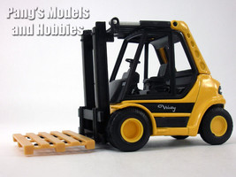 5.5 Inch Fork Lift Truck Diecast Metal Model by Welly - YELLOW - £13.15 GBP