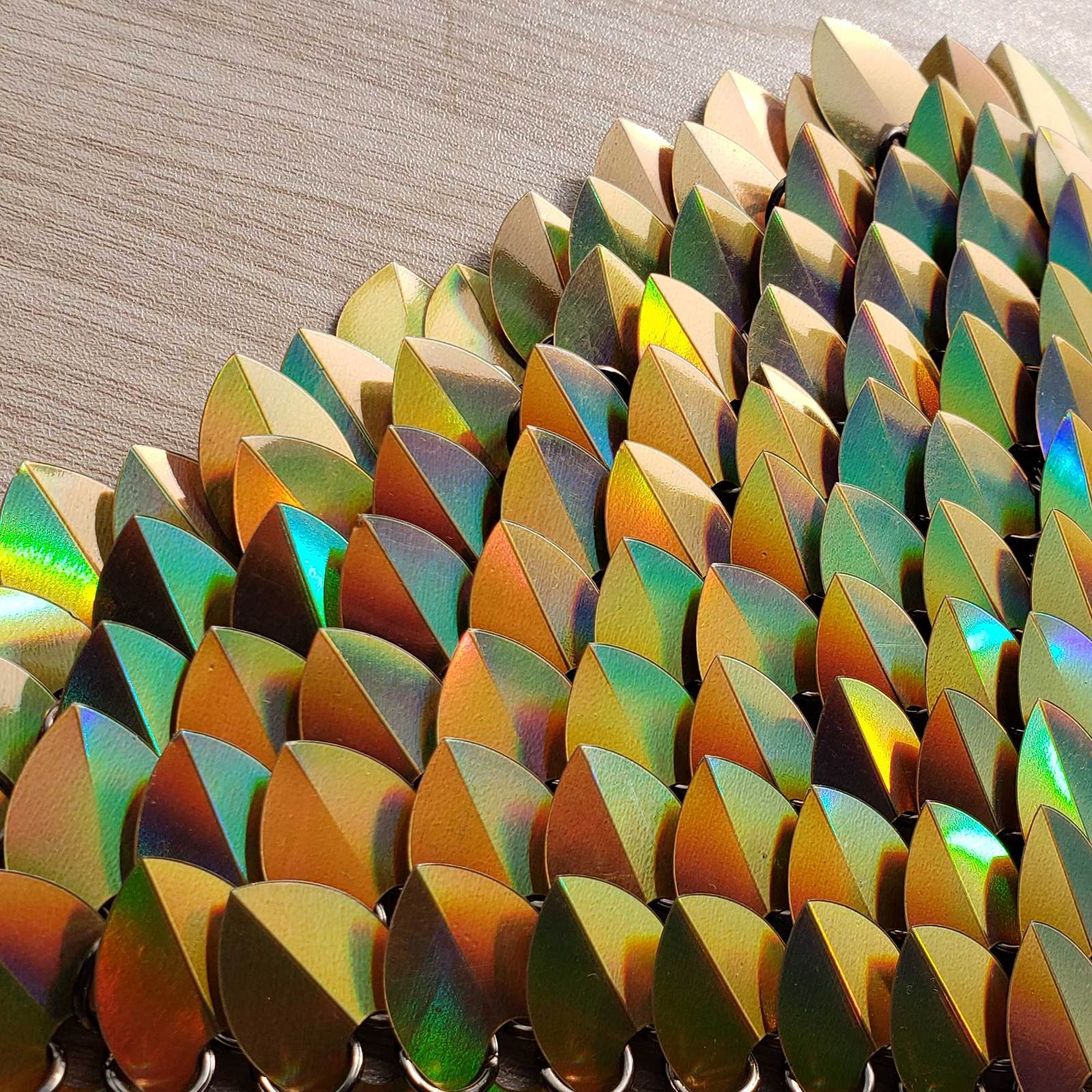 500pcs Holographic Gold Iridescent Dragon Scale Mail ScaleMaille Armor Supplies