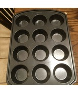 WILTON ONE DOZEN MUFFIN PAN - $15.75