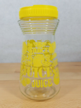 Vintage Glass Juice Carafe Pitcher with Pour Lid Lemon Yellow Design 24 oz MCM - £11.87 GBP