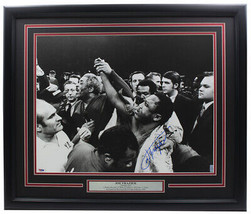 Joe Frazier Signé Encadré 16x20 Boxe Photo PSA / DNA Hologramme - £268.66 GBP