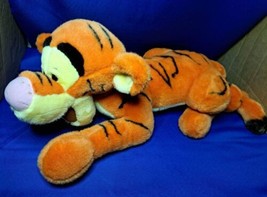 Authentic Disney Stuffed Winnie The Pooh Tigger 20&quot; Long Laydown Plush w/ Tail - £22.55 GBP