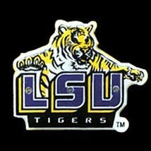 Official LSU Flashing Lapel Pin, Measures 1.25 Inches, Gold Finish - $967.01 MXN