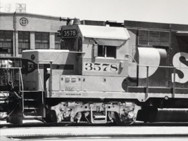 Atchison Topeka &amp; Santa Fe Railway Railroad ATSF #3578 GP35R Electromotive Photo - £7.45 GBP