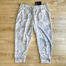 NWT Nike CD5414-012 Women&#39;s Sportswear Dri-Fit 7/8 Jogger Pants Grey Camo Size M - £31.65 GBP