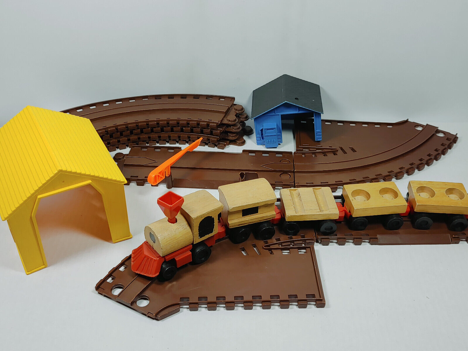 Vintage Mattel Preschool Motor Putt Putt Railroad Wood Train Track Building 1972 - £15.67 GBP