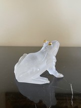 Daum Crystal White Frosted Sitting Frog Figurine Paperweight with Gold Eyes - £217.27 GBP