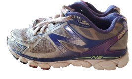 New Balance 1080v5 Women&#39;s Running Shoes Sz 6.5 Purple/Silver Asym Counter - £26.24 GBP