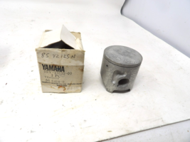 YAMAHA NOS OEM 0.25 1st over PISTON 55Y-11635-00 1985 YZ125 - $446.64 MXN