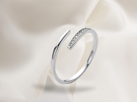 Elegant Diamond-Adorned 925 Sterling Silver Rings: Chic Jewelry for Women - £20.14 GBP