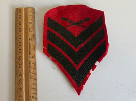  Red WWII 1940s Felt US Military Patch with Crossed Rifles - £11.86 GBP