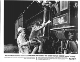 The Train Robbers 1973 original 8x10 photo John Wayne &amp; Rod Taylor board train - £19.81 GBP