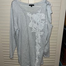 Lane Bryant Size 14/16 Gray White Embroidered Cold Shoulder Tunic Sweater - £11.75 GBP