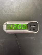 Sharp Digital Small Alarm Clock LED Display Battery Backup Snooze Model SPC100 - £7.77 GBP
