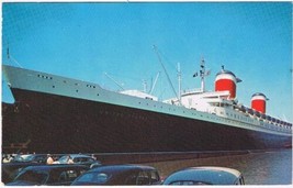 Postcard Ship SS United States West 46th Street Hudson River New York City - £7.90 GBP