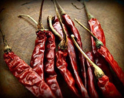 Thai pepper, whole dried pepper , organic , 4 oz , A great kick of a taste.
