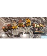 Lot Of 6 Thanksgiving Siting Pilgrims Wood Look Holiday Decor Autumn - $24.07 CAD