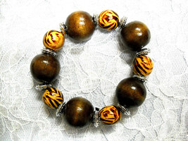 NEW CHUNKY BIG BOLD SAFARI ZEBRA &amp; DARK BROWN COLOR WOOD BEADS STRETCH B... - £3.90 GBP