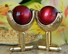 Vintage Cufflinks Gold Textured Cherry Red Moonglow Lucite Ball Toggle - £15.91 GBP