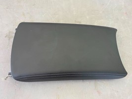 OEM 2017-2019 Buick Lacrosse Center Console Black Arm Rest - £102.74 GBP