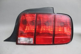 2005 06 2007 08 2009 FORD MUSTANG RIGHT PASSENGER SIDE TAIL LIGHT OEM - £43.93 GBP